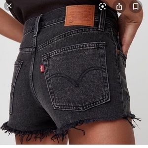 Levi’s high-rise Shorts (black denim)